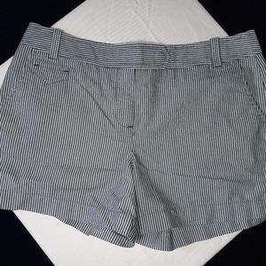 Ann Taylor LOFT Blue/White Boat Shorts. Size: 10